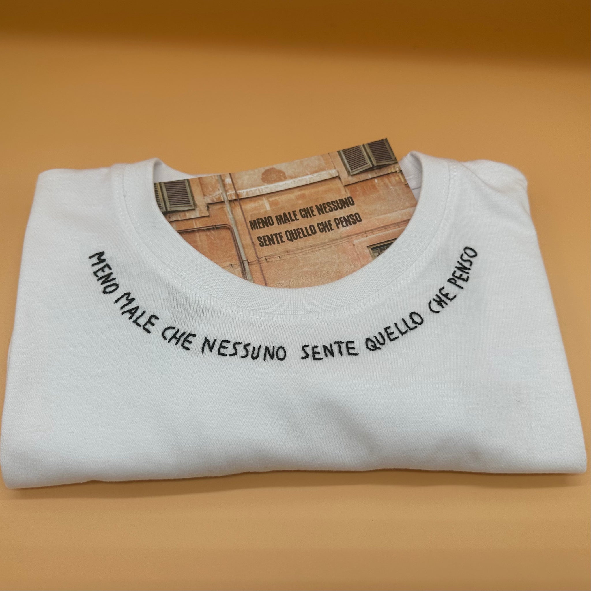 MENO MALE CHE NESSUNO SENTE QUELLO CHE PENSO / t-shirt + cartolina /