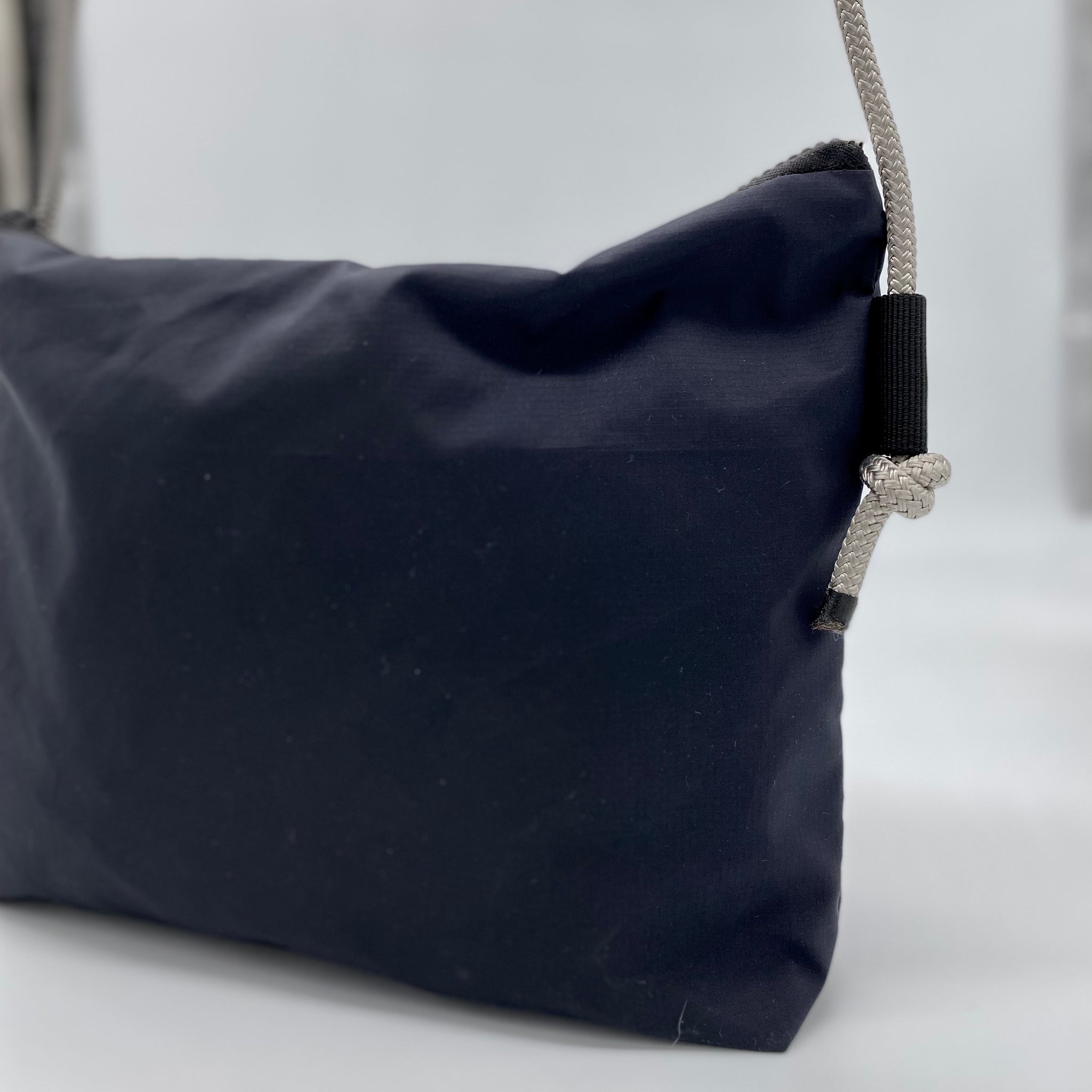 FRU Shoulder bag / Borsa a tracolla