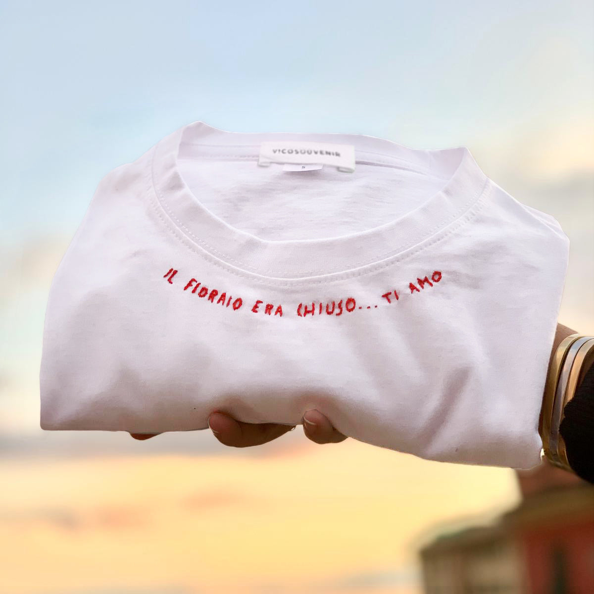 IL FIORAIO ERA CHIUSO ... TI AMO / T-shirt + cartolina /