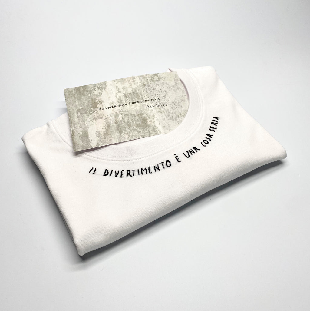 IL DIVERTIMENTO È UNA COSA SERIA / t-shirt + cartolina /