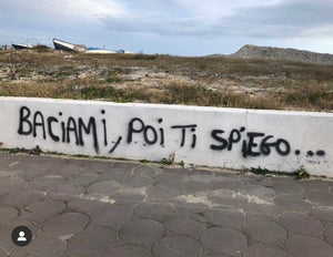 Baciami, poi ti spiego / T-shirt + cartolina