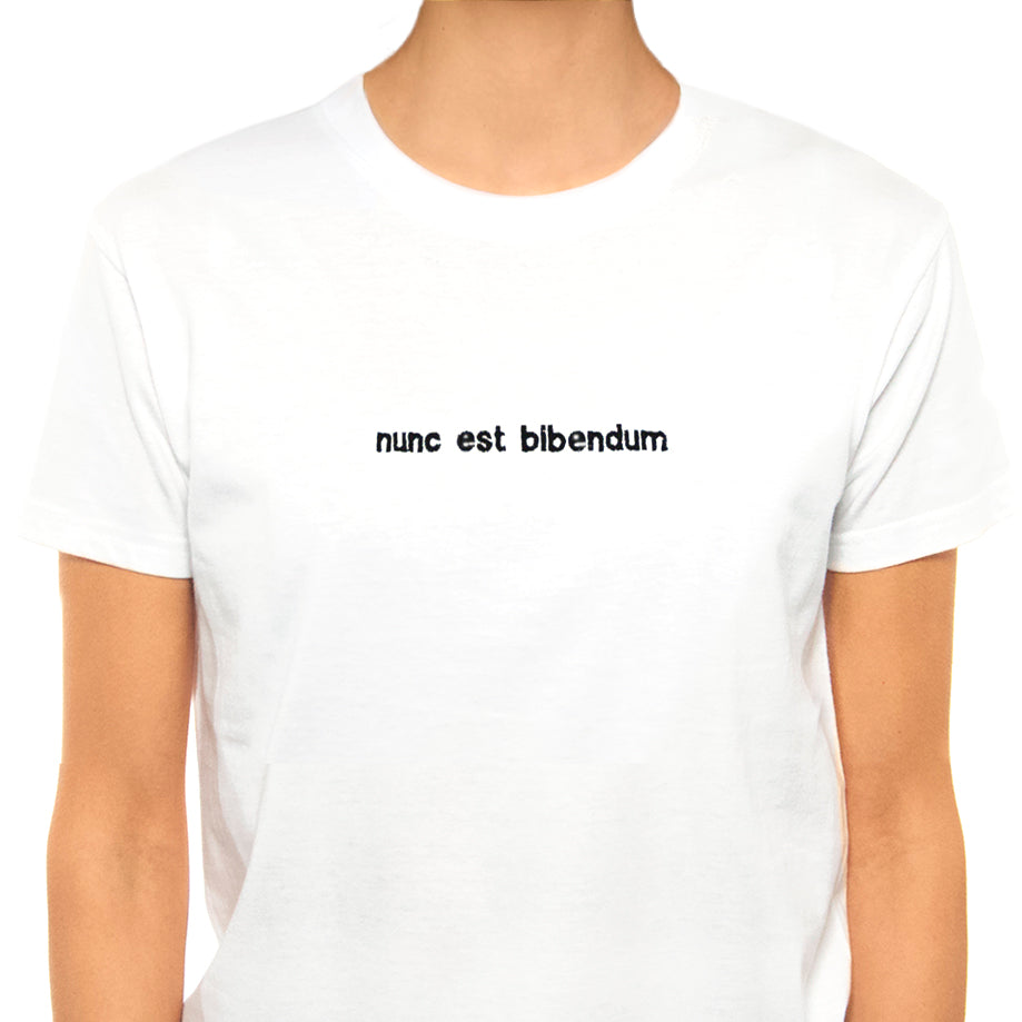 NUNC EST BIBENDUM / T-shirt ricamata /